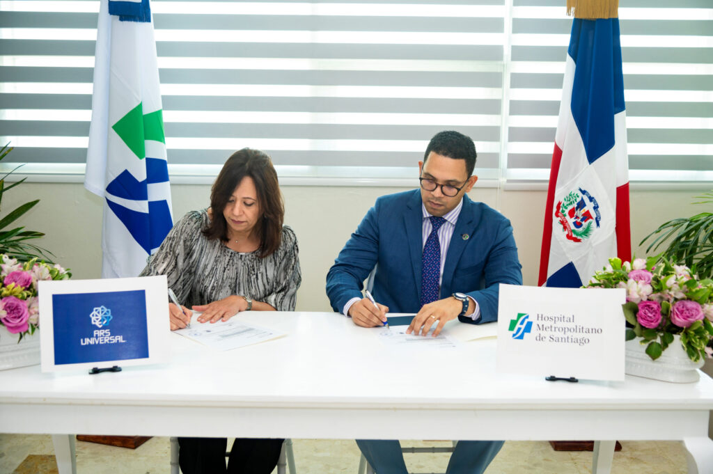Firma convenio Homs ARS Universal